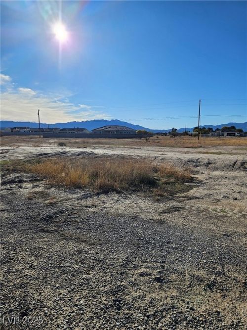 2020 S Blagg Rd, Pahrump, NV, 89048-9110 | Card Image