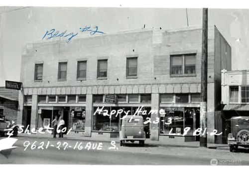 9625 16th Ave Sw, Seattle, WA, 98106-2828 | Card Image