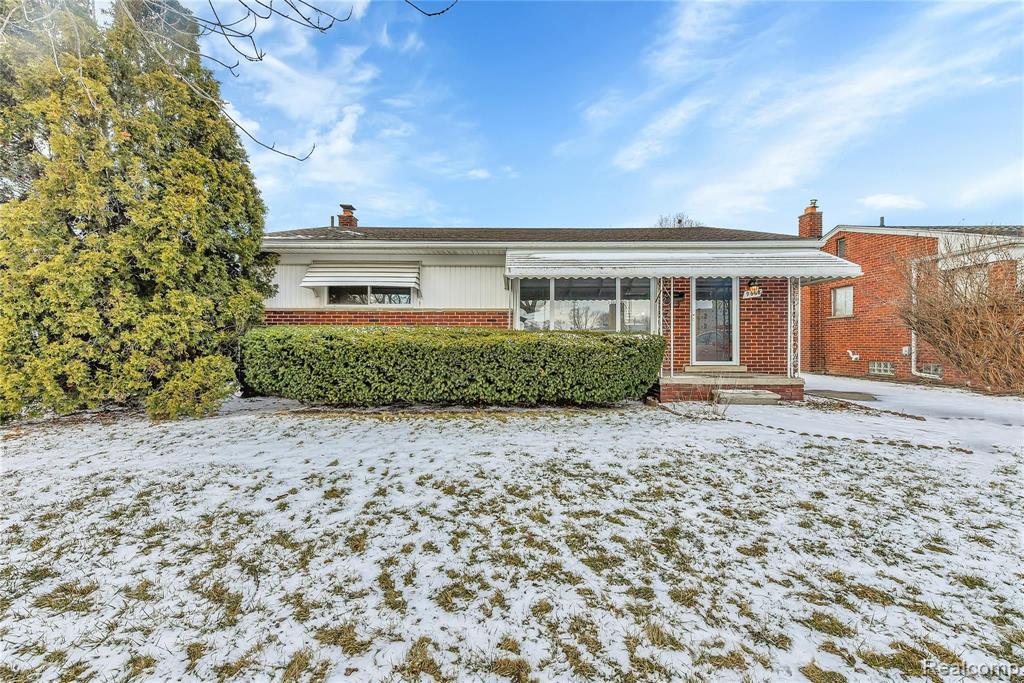 Vine Ave, Allen Park, MI 48101