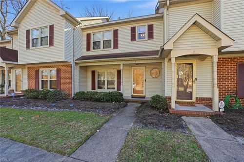 5 Hard Wood Dr, Hampton, VA, 23666-5655 | Card Image