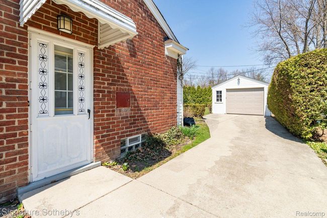 15526 Buckingham Ave, House other with 2 bedrooms, 1 bathrooms and null parking in Beverly Hills MI | Image 21