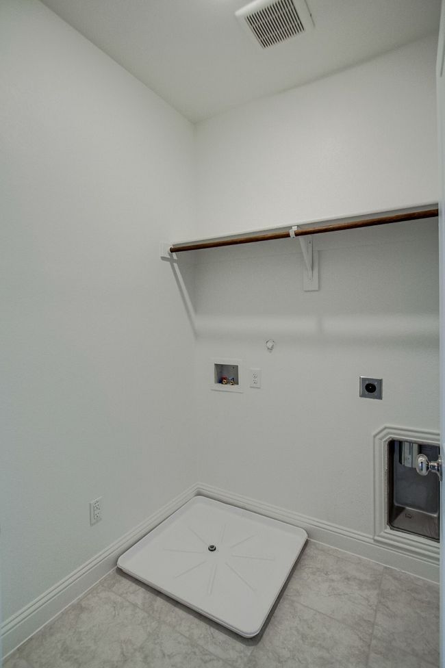 2213 Apex Dr, Townhouse with 3 bedrooms, 3 bathrooms and null parking in Flower Mound TX | Image 22
