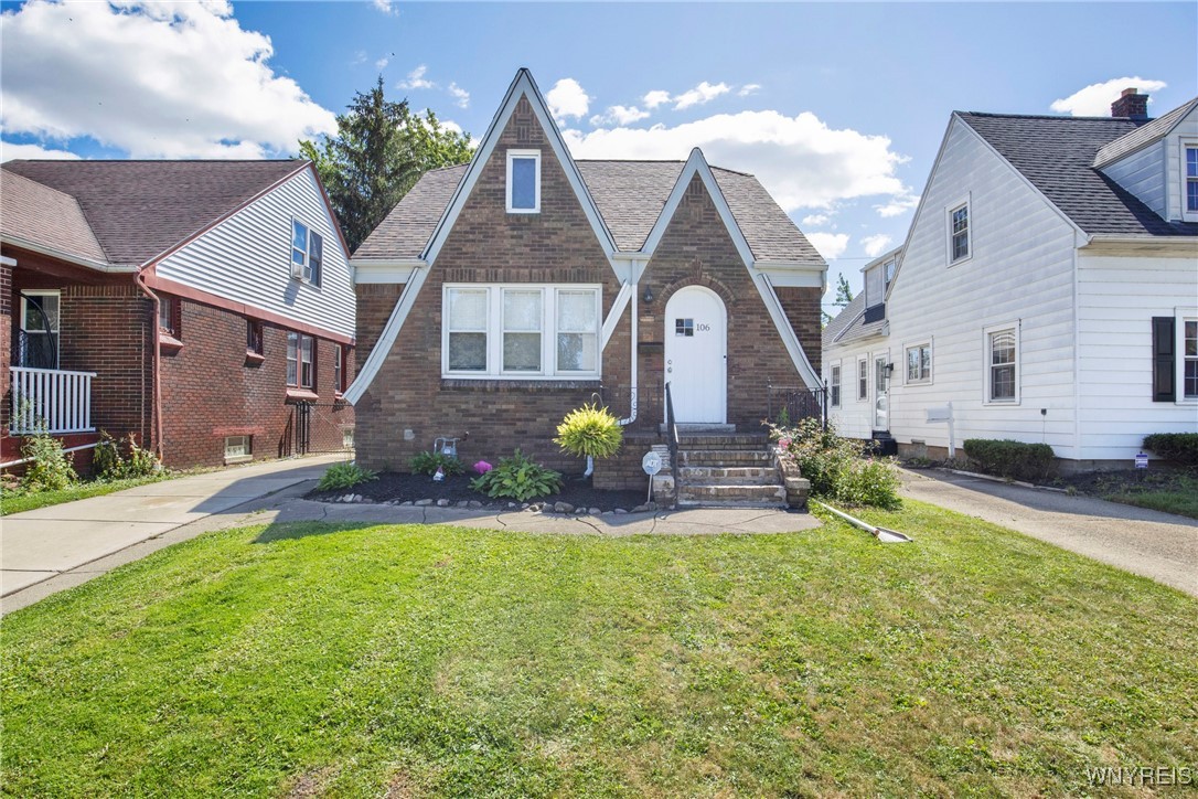 Woodward Ave, Kenmore, NY 14217
