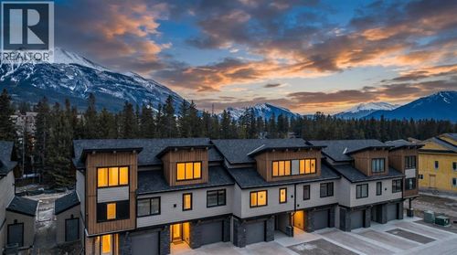 20 Policeman'S Creek Mews, Canmore, AB, T1W0N5 | Card Image