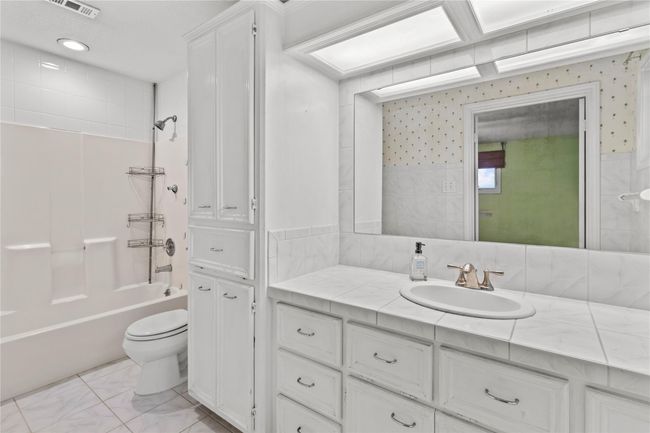 1114 Helen Dowdy, House other with 3 bedrooms, 2 bathrooms and 3 parking in Port Bolivar TX | Image 10