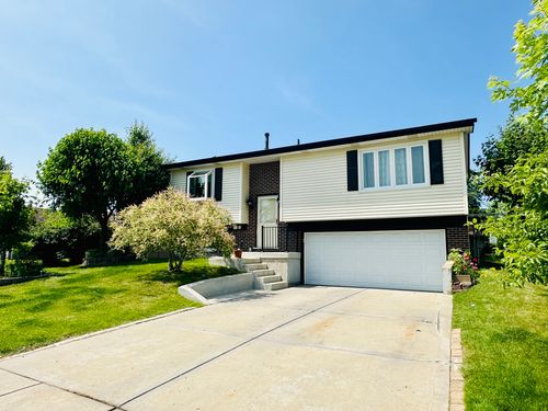 1015 Hastings Ln, Hanover Park, IL, 60133-2460 | Card Image