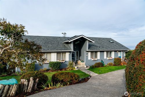 243 Henning Drive, Camano Island, WA, 98282 | Card Image