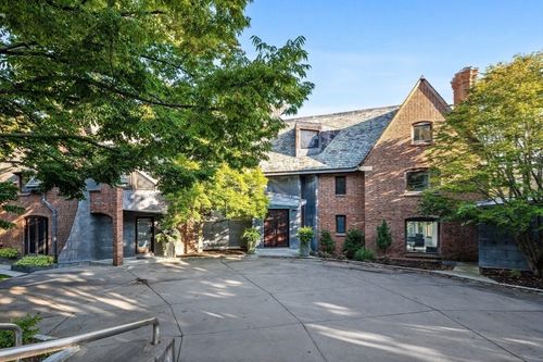55 Leicester St, Brookline, MA, 02445-5718 | Card Image