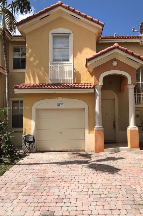 8478 Sw 166th Pl, Miami, FL, 33193-5792 | Card Image