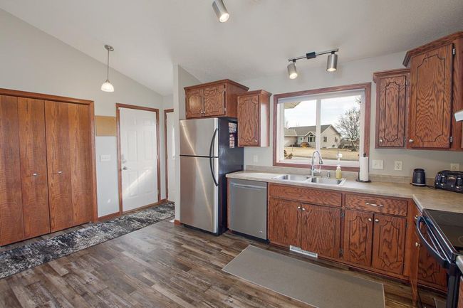 1629 Peach Ct Ne, House other with 3 bedrooms, 2 bathrooms and null parking in Sauk Rapids MN | Image 9