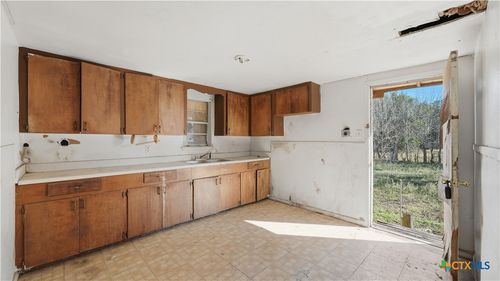 510 Volunteer St, Seguin, TX, 78155-5930 | Card Image