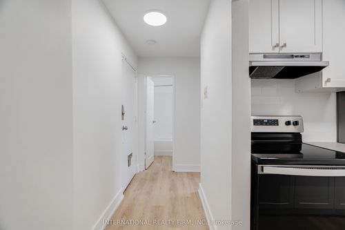 93 High St, London, ON, N6C4J8 | Card Image