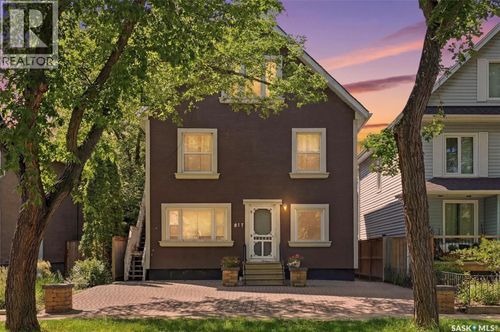817 8th Ave N, Saskatoon, SK, S7K2X3 | Card Image
