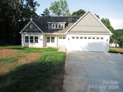 227 Golf Course Road, House other with 3 bedrooms, 2 bathrooms and null parking in Maiden NC | Image 2