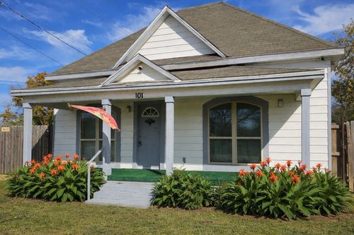 101 S Walnut Ave, Petrolia, TX, 76377 | Card Image