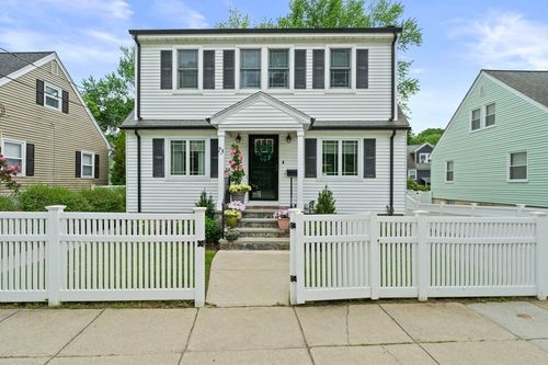 73 Hawthorne St, Boston, MA, 02131-3607 | Card Image