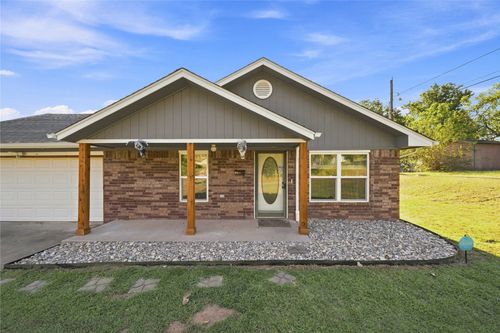 211 Cedar St, Bristow, OK, 74010-2634 | Card Image