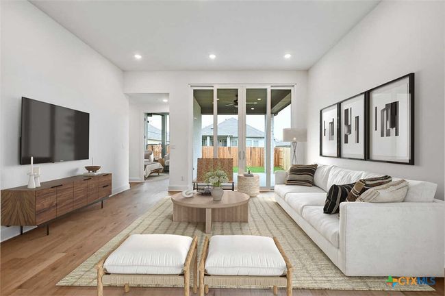Family Room | Image 4
