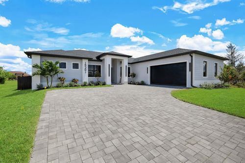 15301 Acorn Cir, PORT CHARLOTTE, FL, 33981-4208 | Card Image