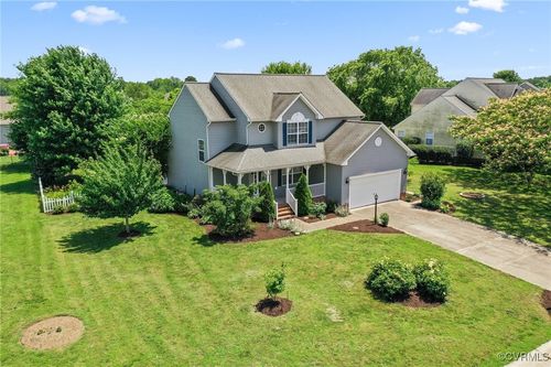 135 Hobbs Hole Ln, Tappahannock, VA, 22560-5081 | Card Image