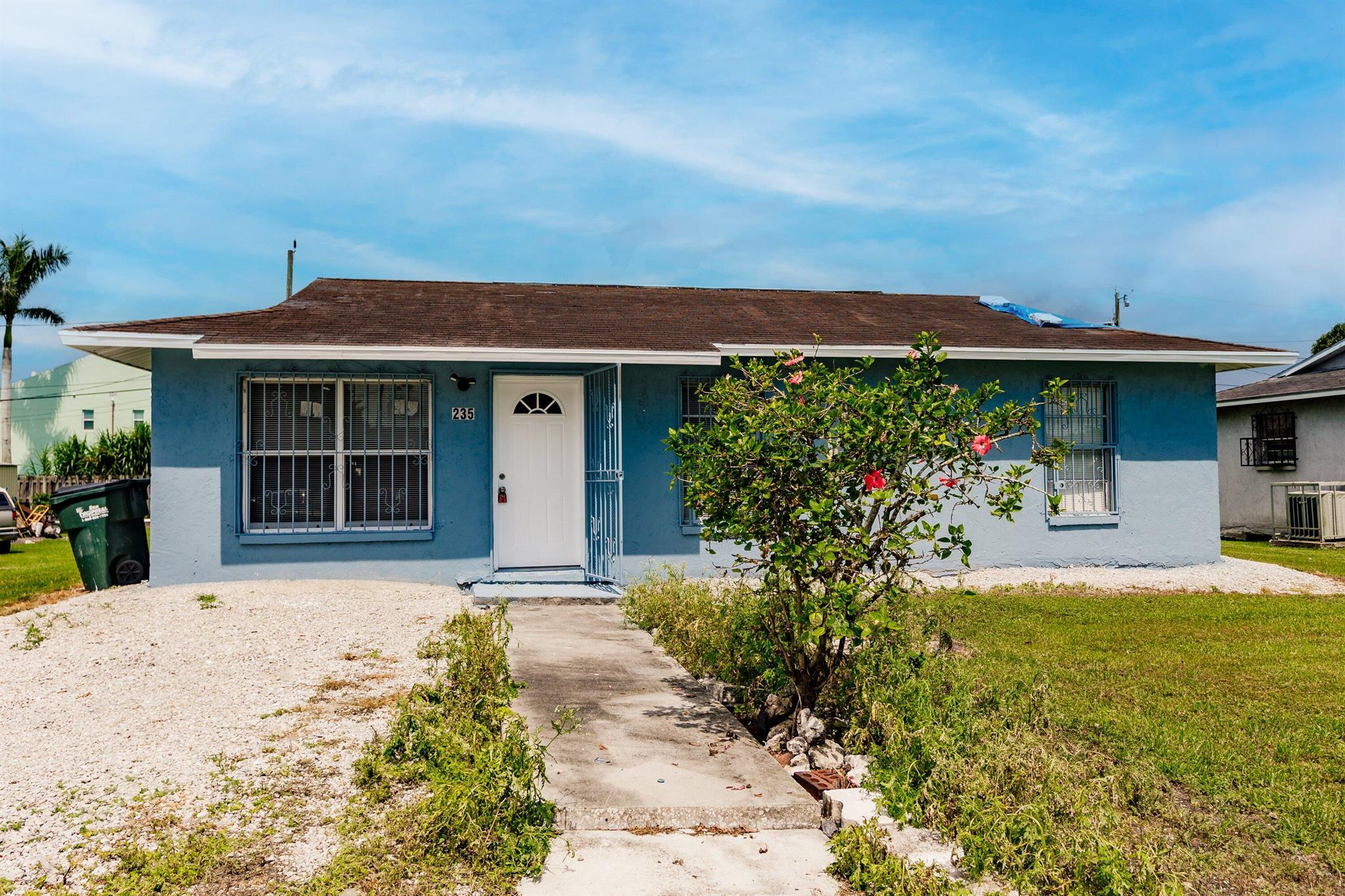 9th Ave, South Bay, FL 33493