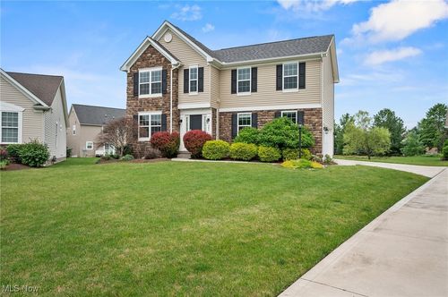 587 Surrey Dr, Aurora, OH, 44202-6506 | Card Image