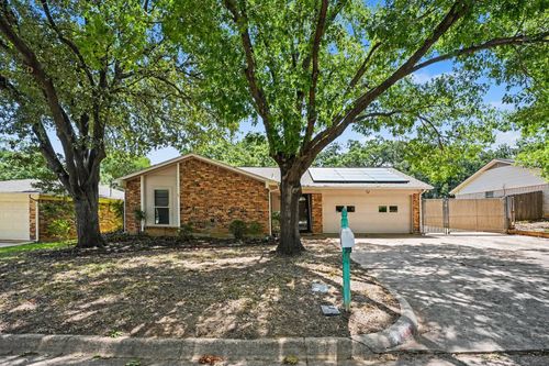 2721 Lucas Dr, Arlington, TX, 76015-1013 | Card Image