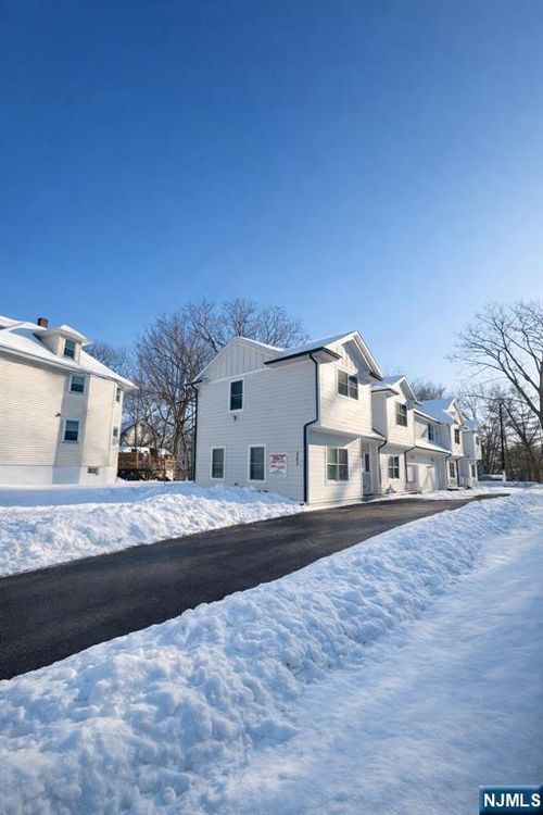 203 Queen Anne Rd, Bogota, NJ, 07603-1600 | Card Image