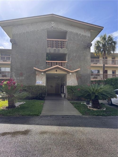 apt-107-17090 Ne 14th Ave, North Miami Beach, FL, 33162-2825 | Card Image