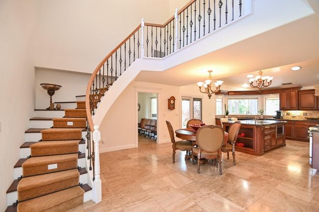 Imagine decorating this gorgeous staircase for the holidays! | Image 26