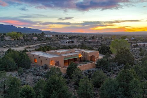 1479 Monterey Dr, Taos, NM, 87571-6486 | Card Image