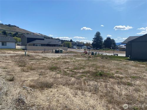 117 Harold St Ne, East Wenatchee, WA, 98802-6108 | Card Image