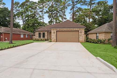 327 Paradise Ln, Montgomery, TX, 77356-5765 | Card Image