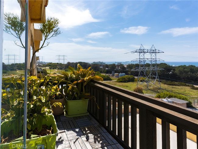 UNIT-100 - 770 W Imperial Ave, Condo with 4 bedrooms, 3 bathrooms and 4 parking in El Segundo CA | Image 18