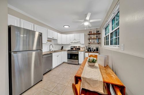 apt-7-70 Farrwood Ave, North Andover, MA, 01845-4422 | Card Image