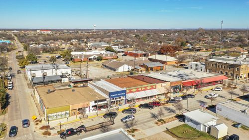 907 Halsell St, Bridgeport, TX, 76426-3027 | Card Image