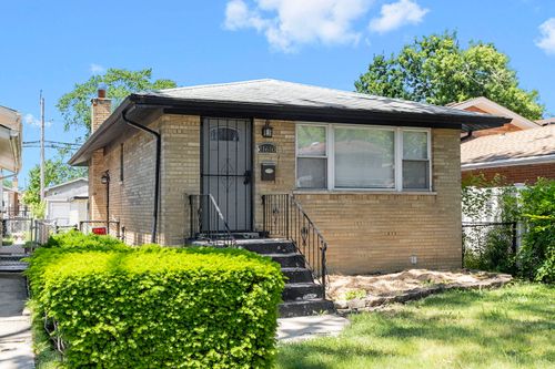 11610 S Aberdeen St, Chicago, IL, 60643-5149 | Card Image