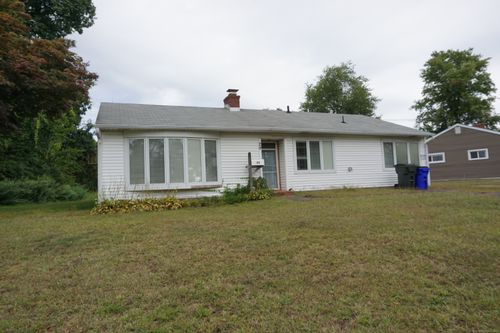 29 Coolidge St, Windsor Locks, CT, 06096-2734 | Card Image