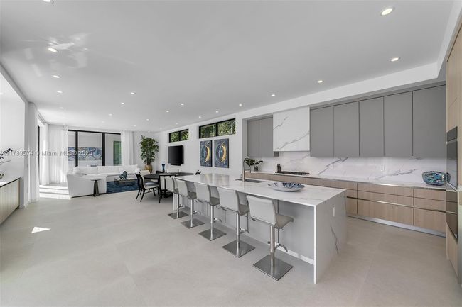 6830 Sw 104 Th St, House other with 7 bedrooms, 8 bathrooms and null parking in Pinecrest FL | Image 11