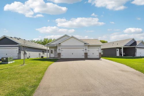 126 9th Ave Ne, Isanti, MN, 55040-3200 | Card Image
