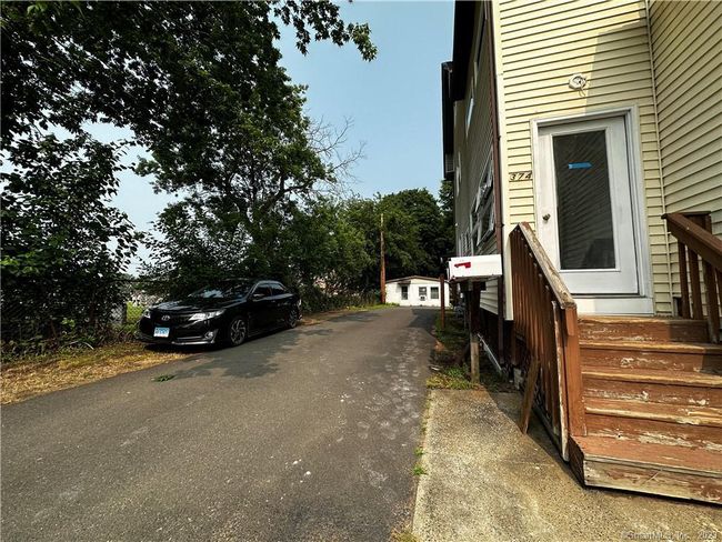 2 - 374 N Colony St, Home with 3 bedrooms, 1 bathrooms and 2 parking in Wallingford CT | Image 15