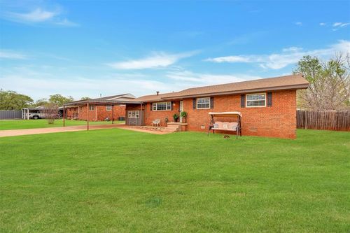 1304 N 3rd St, Sayre, OK, 73662-1837 | Card Image