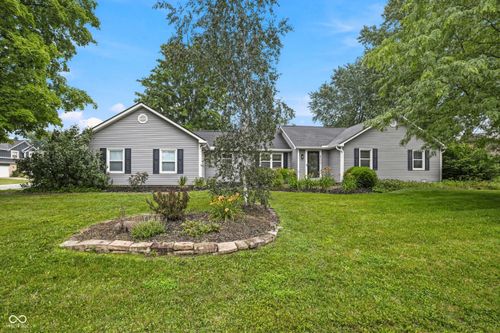 200 Wintergreen Dr, Noblesville, IN, 46062-8538 | Card Image