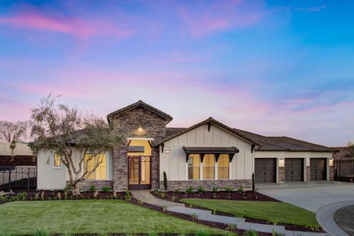 2189 E Strathspey Way, Fresno, CA, 93730-7033 | Card Image