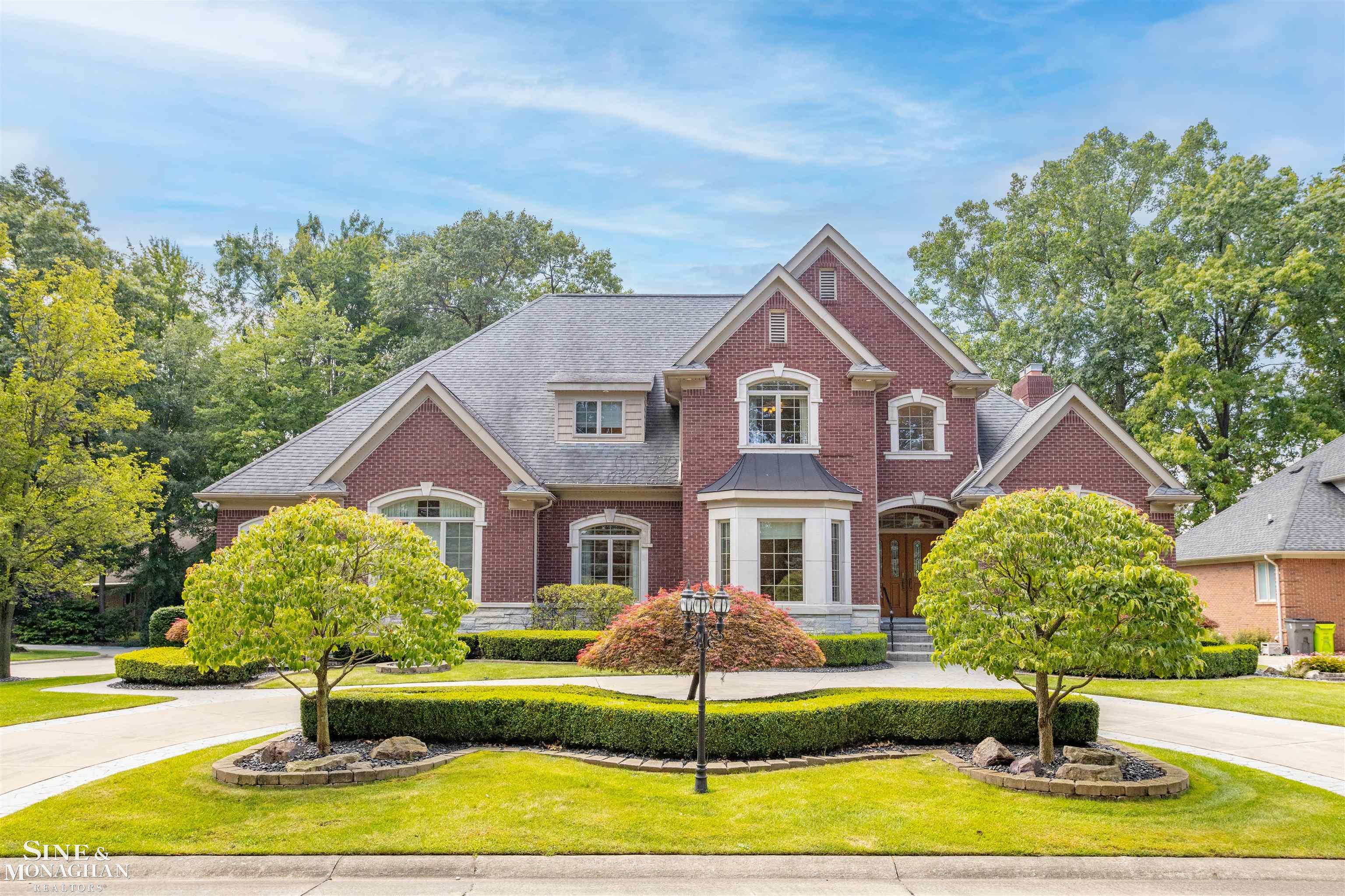 Bellagio Ct, Clinton Township, MI 48036