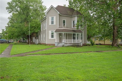 300 S Delaware Ave, Columbus, KS, 66725-1814 | Card Image