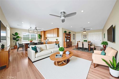 4431 Knox Ave, Rosamond, CA, 93560-6428 | Card Image