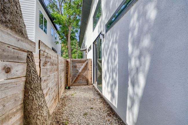 B - 2723 Lyons Rd, House other with 2 bedrooms, 2 bathrooms and 2 parking in Austin TX | Image 21
