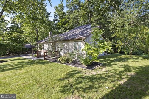 8 Hill Dr, EAST BERLIN, PA, 17316-9355 | Card Image