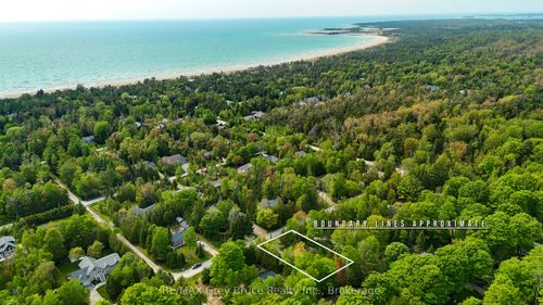 425 Dufferin Ave, Sauble Beach, ON, N0H2G0 | Card Image